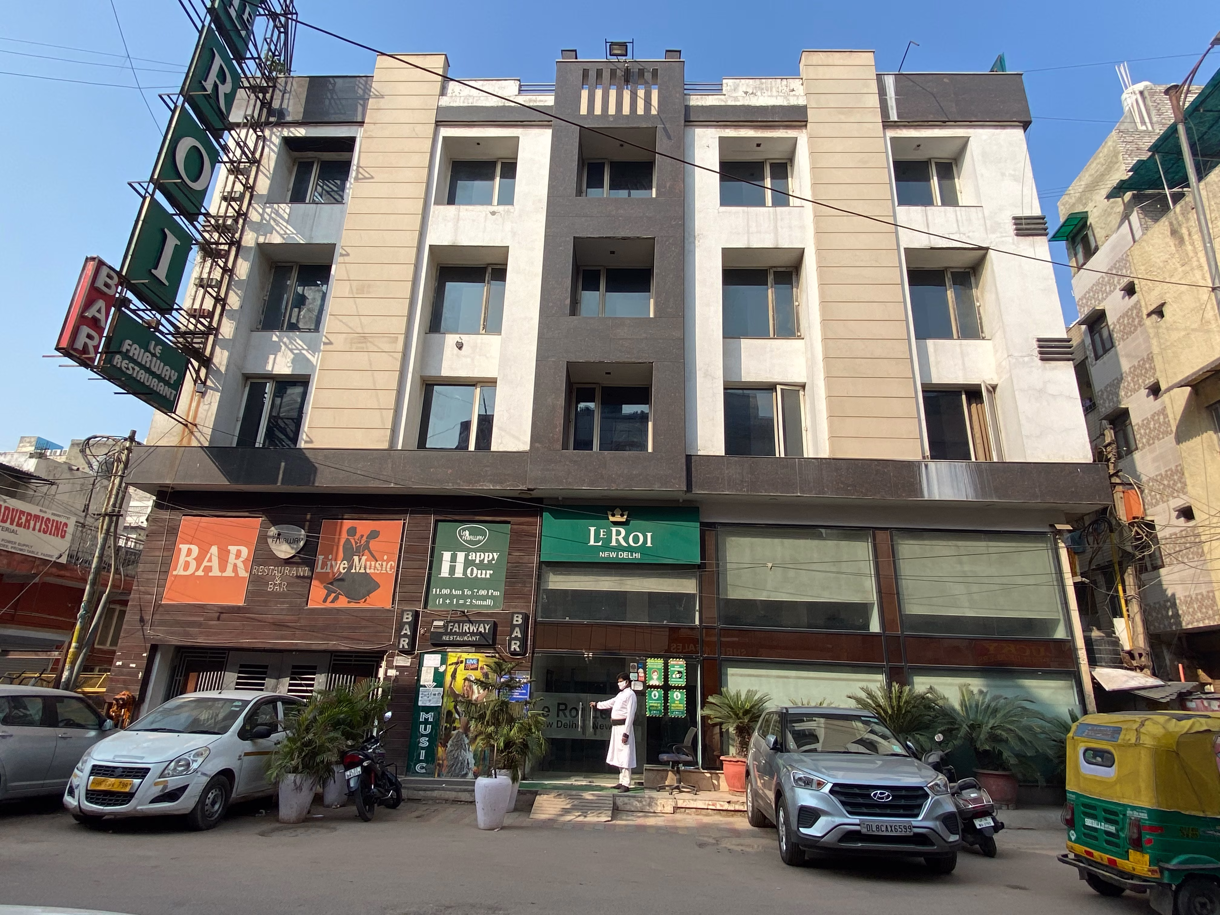 Le ROI Hotel Escorts New Delhi